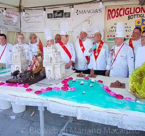 Palermo, 14 luglio 2025 – Una mega torta di ricotta da record per Santa Rosalia